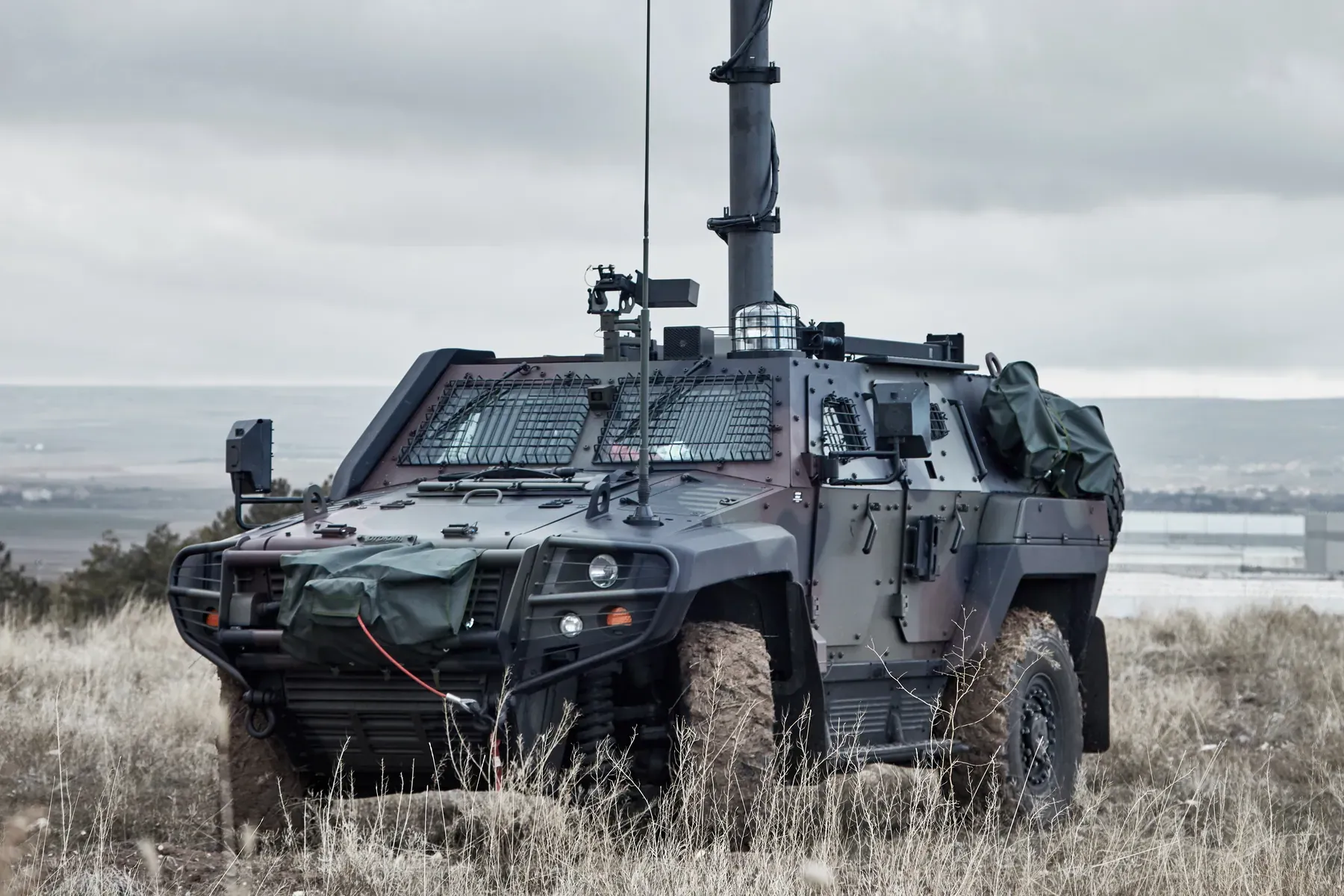 AIBAR 4×4 with mast-mounted mortar detection radar