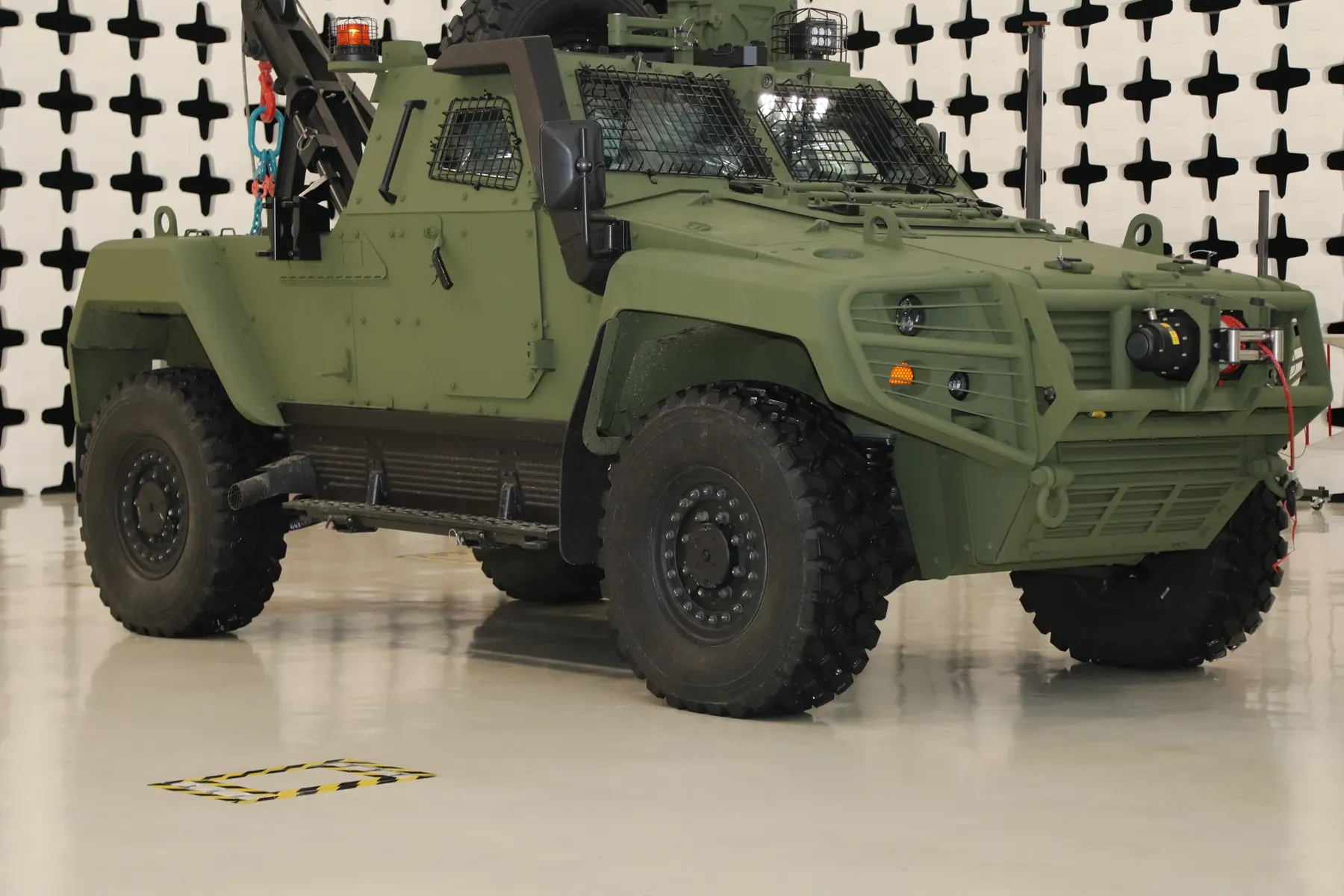 AIBAR 4×4 recovery vehicle with crane